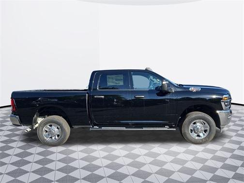 2025 RAM 2500 Tradesman Crew Cab 4x4 6'4' Box