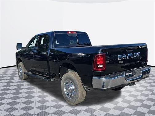 2025 RAM 2500 Tradesman Crew Cab 4x4 6'4' Box