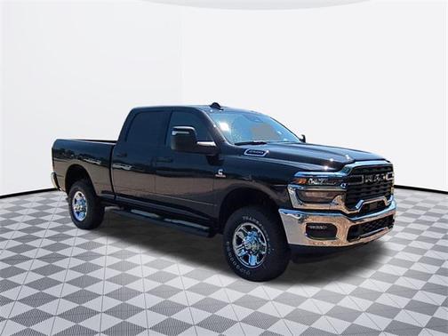 2025 RAM 2500 Tradesman Crew Cab 4x4 6'4' Box