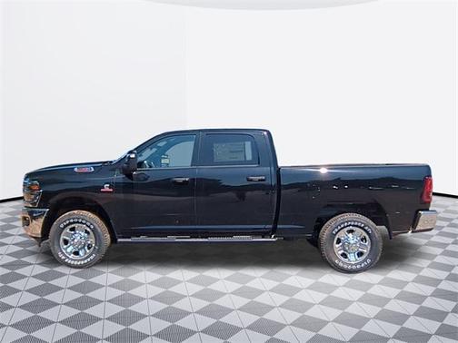 2025 RAM 2500 Tradesman Crew Cab 4x4 6'4' Box