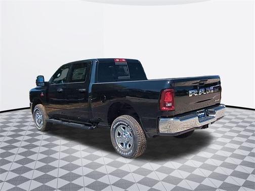 2025 RAM 2500 Tradesman Crew Cab 4x4 6'4' Box