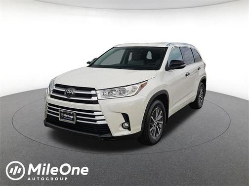 2017 Toyota Highlander SE