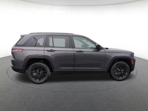 Gray Metallic 2026 Jeep Grand Cherokee Altitude