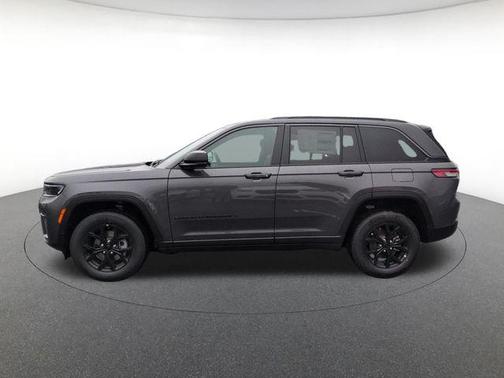 Gray Metallic 2026 Jeep Grand Cherokee Altitude