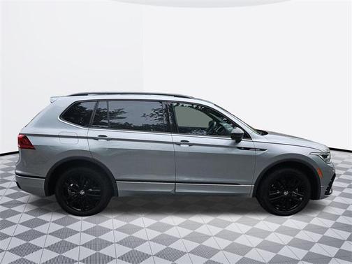 2022 Volkswagen Tiguan 2.0T SE R-Line Black 4MOTION