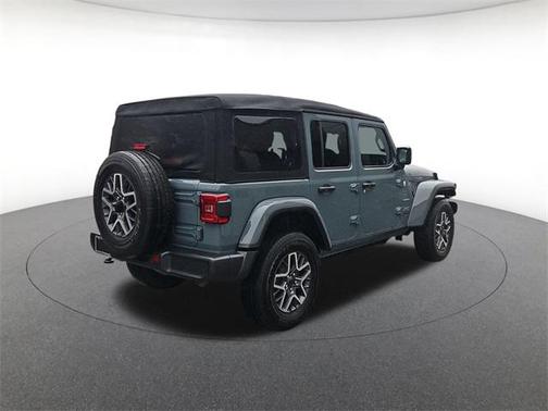 2024 Jeep Wrangler 4-Door Sahara 4x4