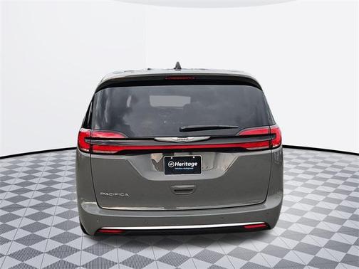 2025 Chrysler Pacifica L