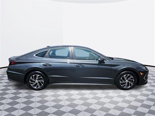 2023 Hyundai SONATA Hybrid Base