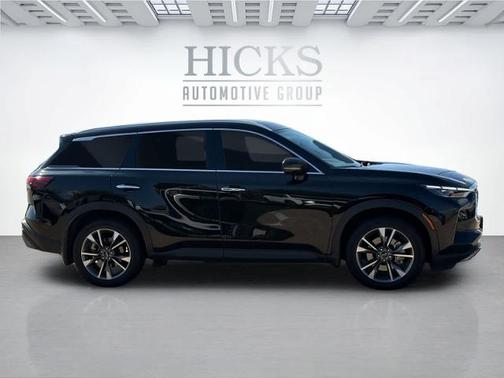 2022 INFINITI QX60 LUXE