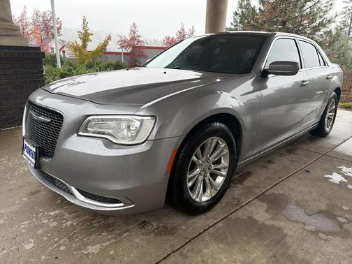2017 Chrysler 300 Limited