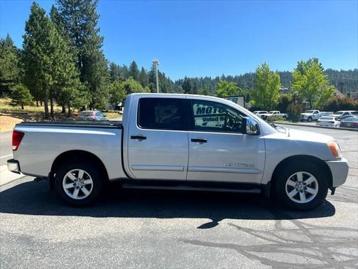2014 Nissan Titan SV