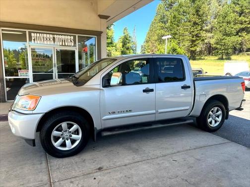 2014 Nissan Titan SV