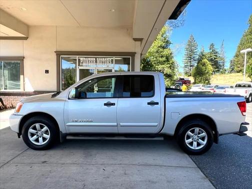 2014 Nissan Titan SV
