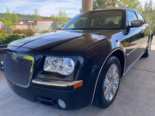 Brilliant Black Crystal Pearlcoat 2007 Chrysler 300C Base