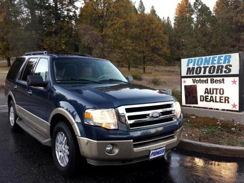 Photo 2 of 2 of 2013 Ford Expedition XLT