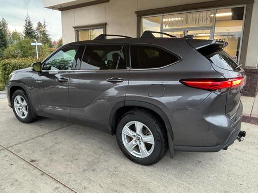 2021 Toyota Highlander Hybrid LE