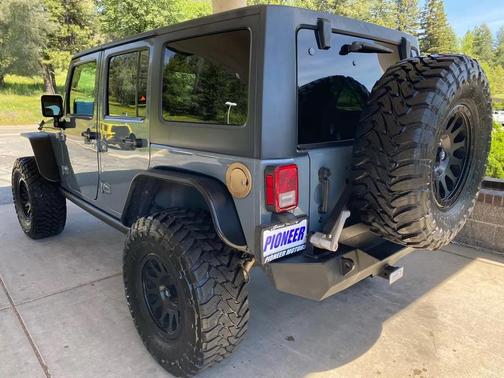 Anvil Clearcoat 2015 Jeep Wrangler Unlimited Willys Wheeler