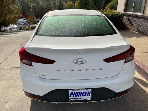 2019 Hyundai ELANTRA SE