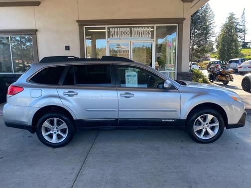 2013 Subaru Outback 2.5i Limited