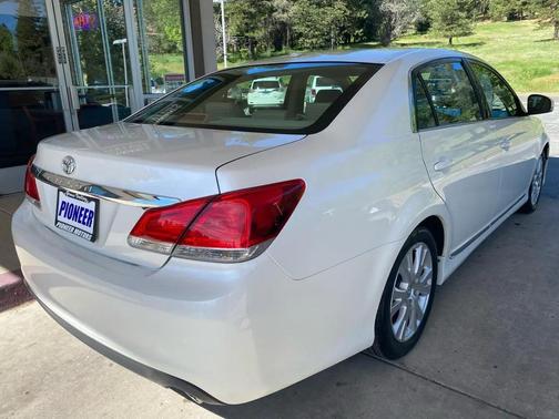 Blizzard Pearl 2011 Toyota Avalon Base