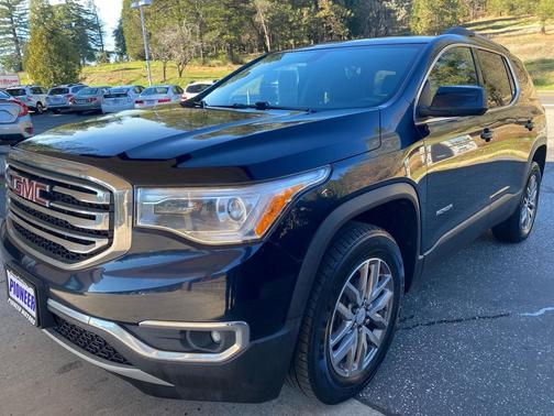 2017 GMC Acadia SLE-2