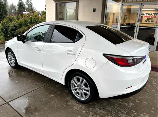 2017 Toyota Yaris iA Base