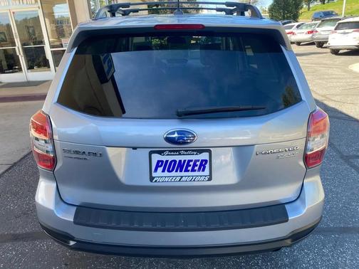 2015 Subaru Forester 2.5i Touring