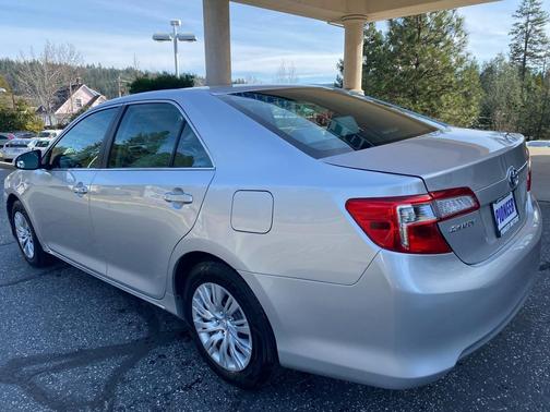 2013 Toyota Camry Hybrid LE