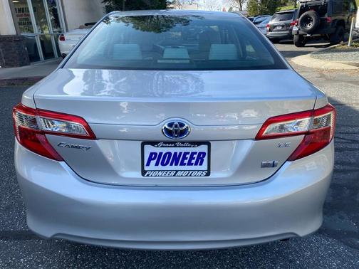 2013 Toyota Camry Hybrid LE