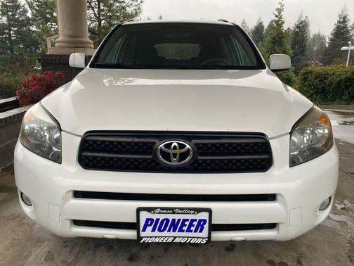 2007 Toyota RAV4 Sport
