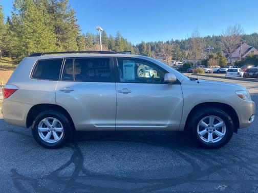 2010 Toyota Highlander SE