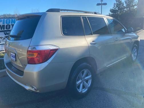 2010 Toyota Highlander SE
