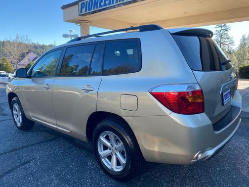 2010 Toyota Highlander SE