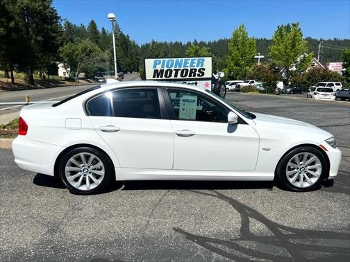 2011 BMW 328 4dr Sdn 328i RWD SULEV
