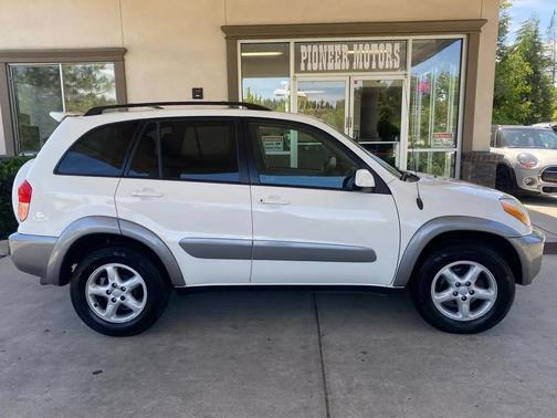 Natural White 2001 Toyota RAV4 4WD