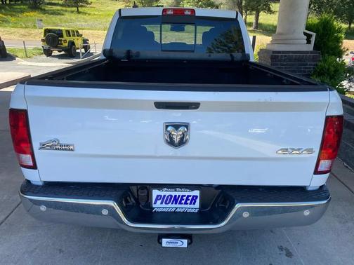 Bright White Clearcoat 2017 RAM 1500 Big Horn