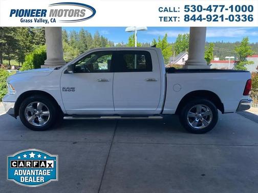 Bright White Clearcoat 2017 RAM 1500 Big Horn