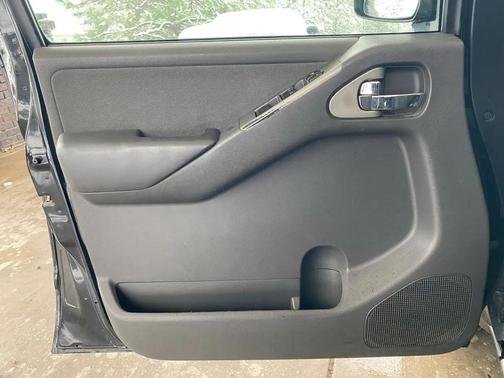 Super Black Metallic 2009 Nissan Pathfinder LE
