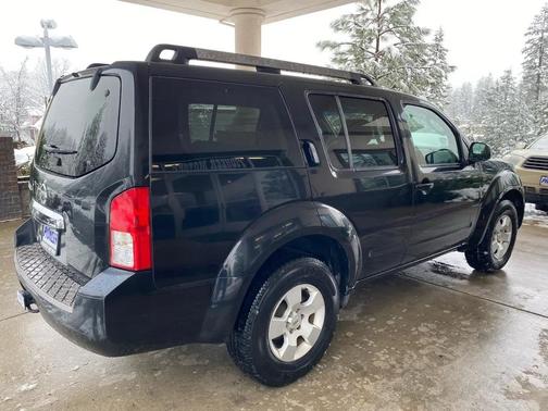 2009 Nissan Pathfinder LE