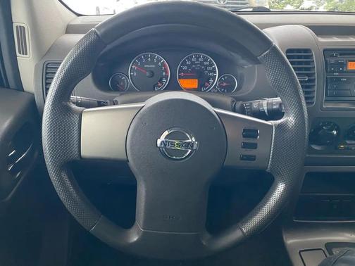 Super Black Metallic 2009 Nissan Pathfinder LE