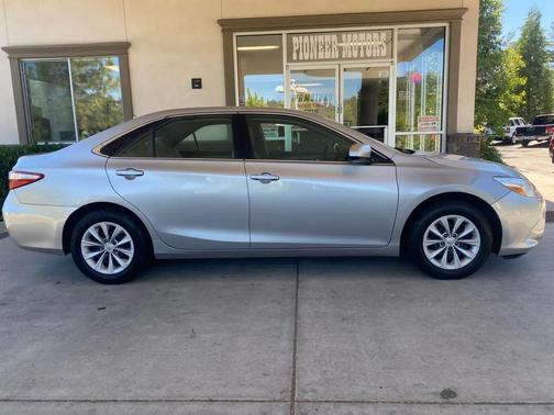 Celestial Silver Metallic 2015 Toyota Camry XLE