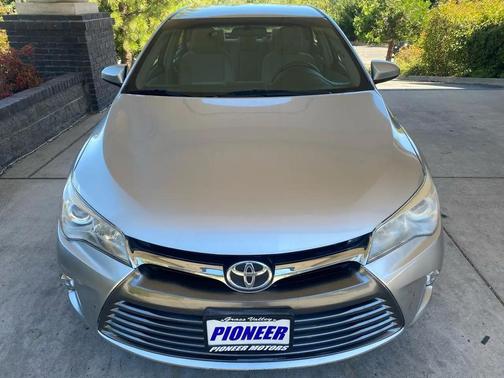 Celestial Silver Metallic 2015 Toyota Camry XLE