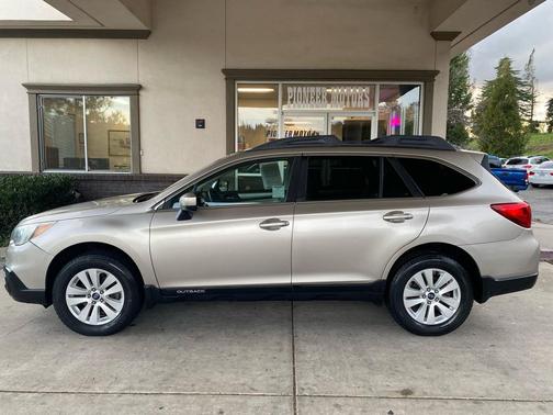 2017 Subaru Outback 2.5i Premium