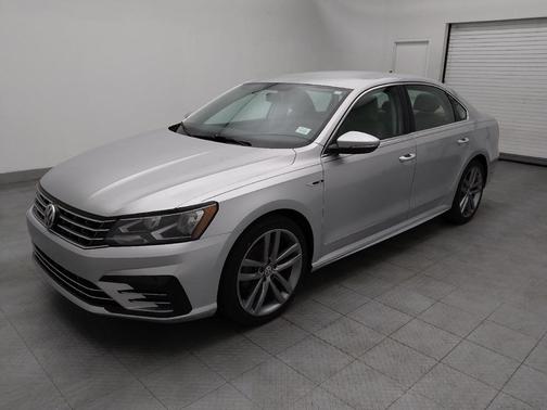 2017 Volkswagen Passat 1.8T R-Line w/Comfort