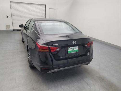 2022 Nissan Altima SR FWD