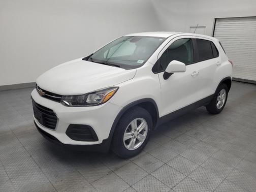 Summit White 2020 Chevrolet Trax LS