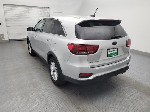 Sparkling Silver 2019 Kia Sorento L