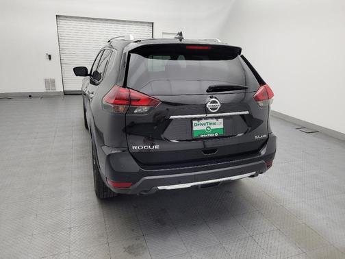 Magnetic Black Pearl 2019 Nissan Rogue SL