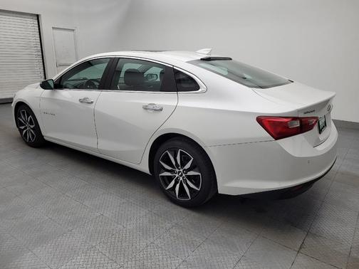White 2018 Chevrolet Malibu LT