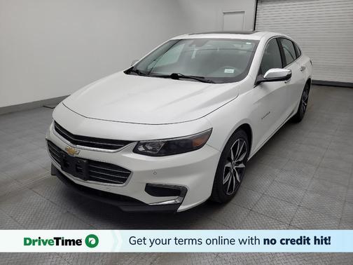 White 2018 Chevrolet Malibu LT
